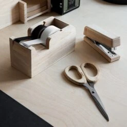 Tacker Holz -Einrichtungsgeschäft 372212 16115