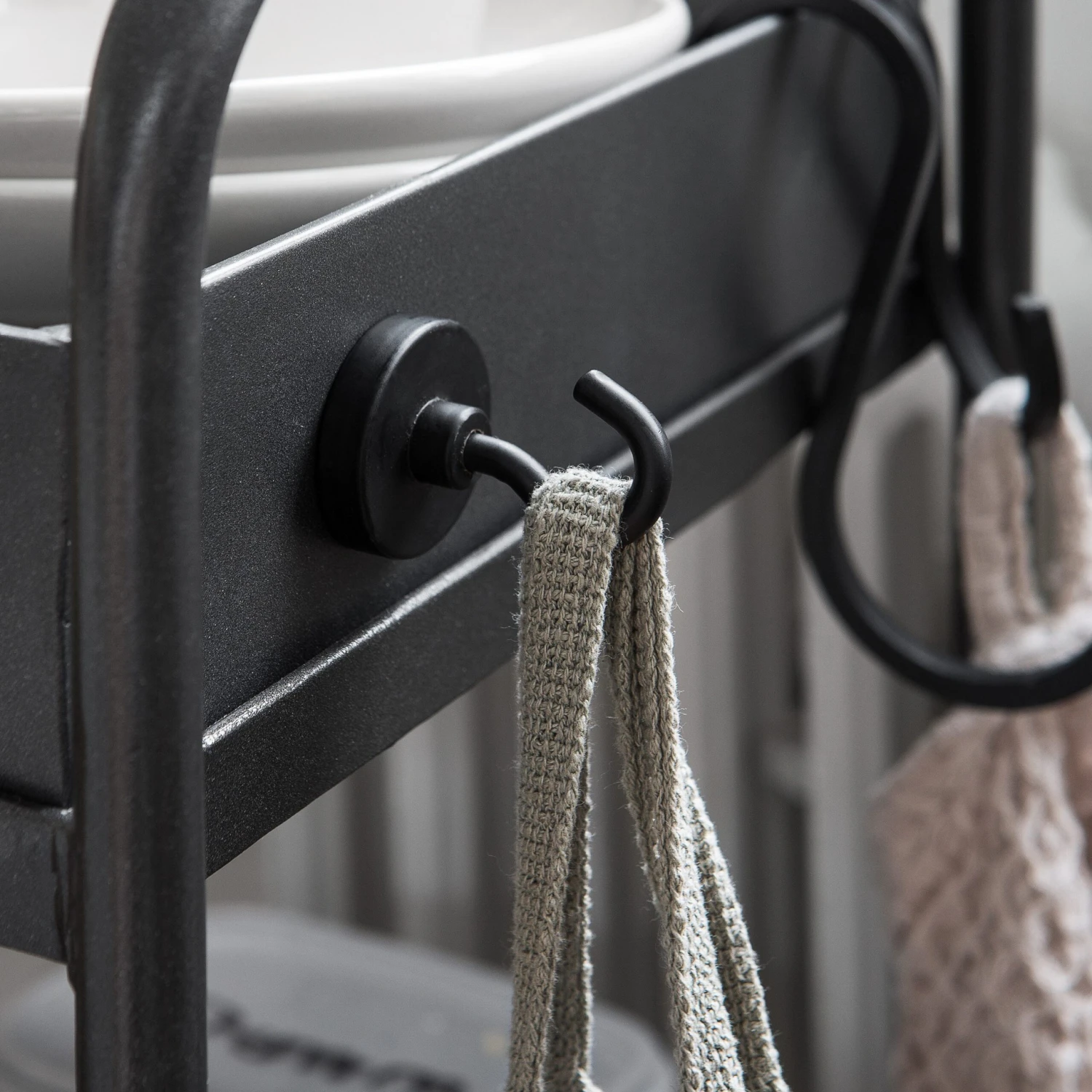 Haken Magnet Schwarz 7 Haken Magnet Schwarz – Bild 5