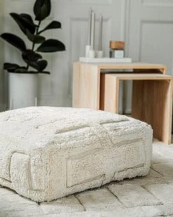 Sitzhocker Stairway Cremeweiß -Einrichtungsgeschäft 402360 36432