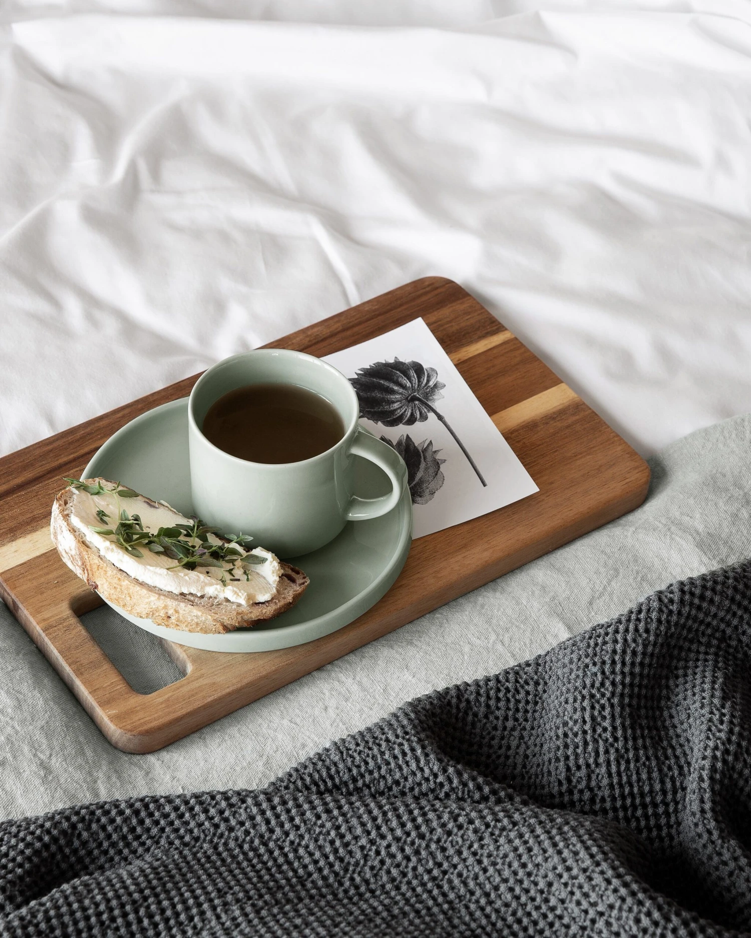 DUKA Cutting Board 40X25cm Acacia 5 DUKA Cutting Board 40X25cm Acacia – Bild 3