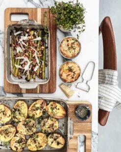 DUKA Cutting Board 34X21cm Acacia -Einrichtungsgeschäft 920 402597 37017